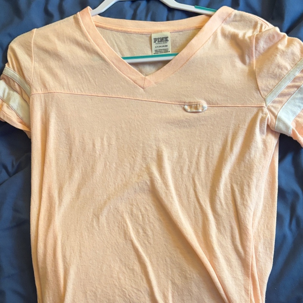 VS PINK small v-neck tshirt